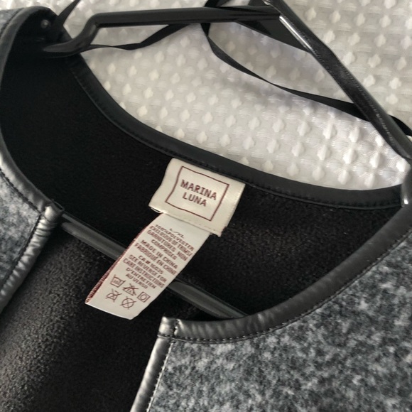 Marina Luna poncho - Picture 4 of 4